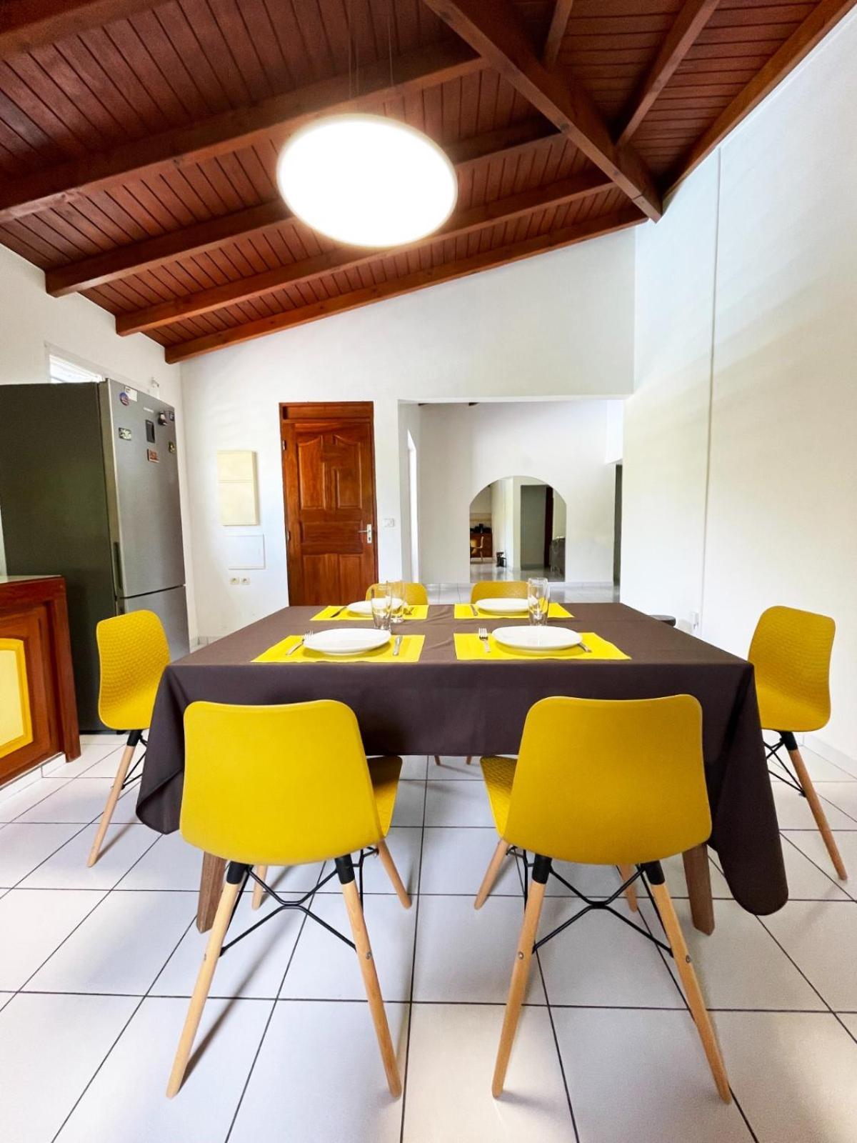 La Villa Ixora, Magnifique Villa Avec Piscine เลส์อาบิมส์ ภายนอก รูปภาพ